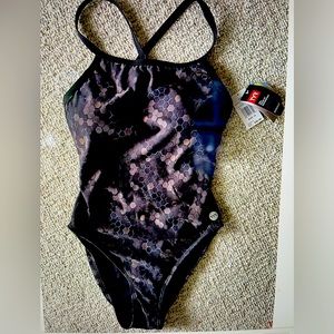 TYR Women’s DuraFast Elite Diamond Control Fit Carbon Hex One Piece NWT $89.99